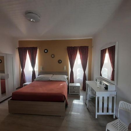 Ferienwohnung Viccinella House Capranica Exterior foto